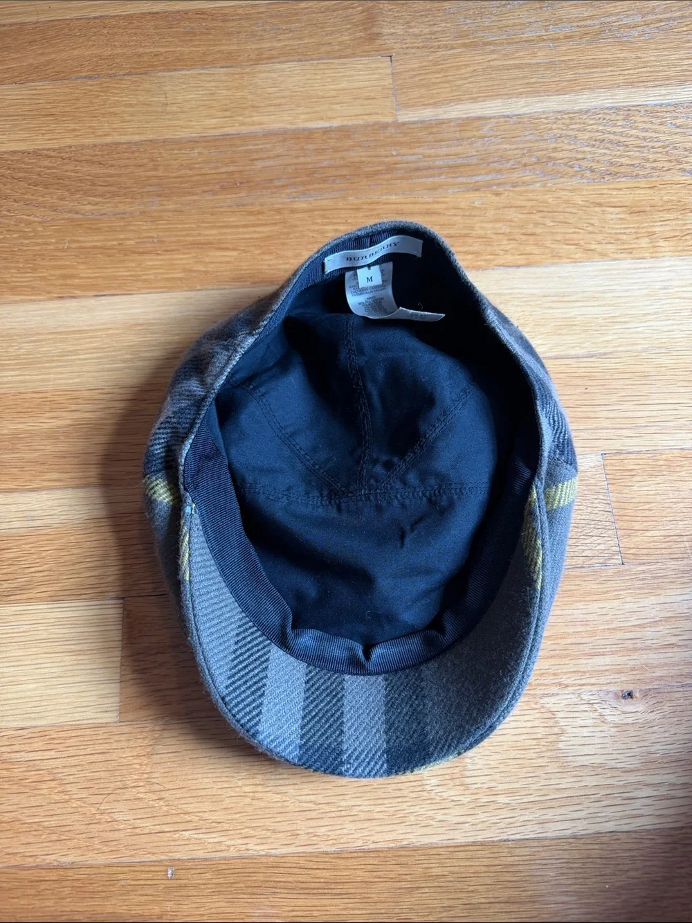 Size Medium Plaid Burberry Burret